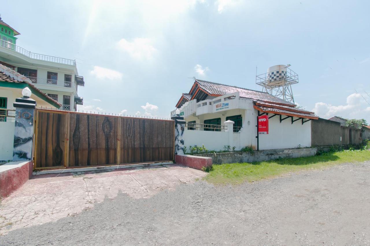 Oyo 2858 Vafa Guesthouse سيانجور المظهر الخارجي الصورة